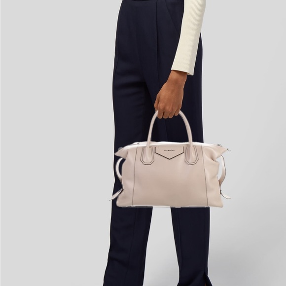 Givenchy Antigona Tote - Picture 3 of 11